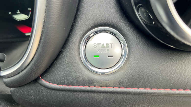 MG Hs 1.5 T-GDI Exclusive 5dr DCT Petrol Hatchback